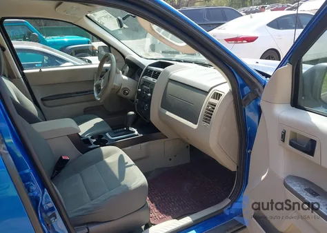 2012 Ford Escape Xls z USA, uszkodzony, nr VIN 1FMCU0C72CKA05053